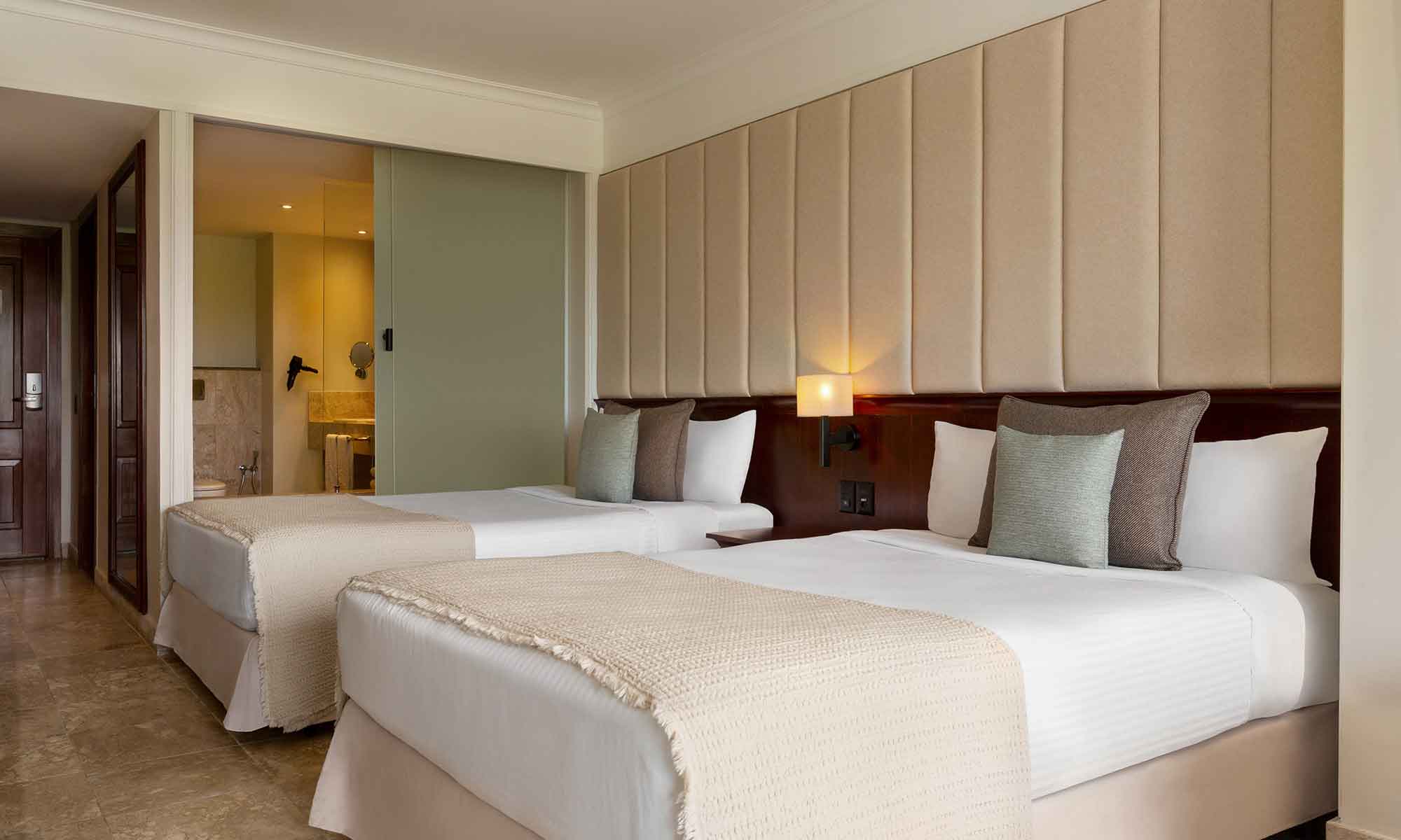 Junior Suite Poolside