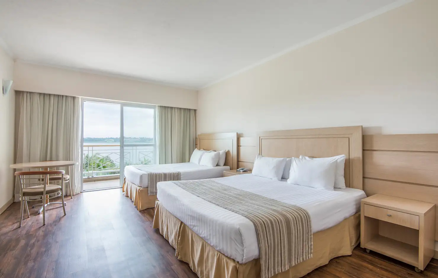 Quarto Superior Familia - Lado Lago