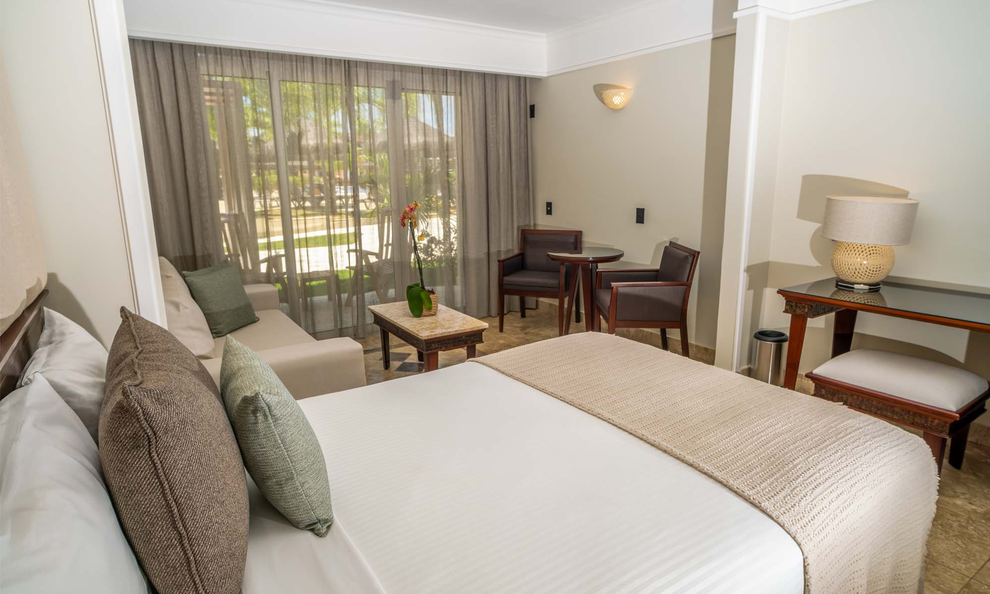 Junior Suite Pool Access