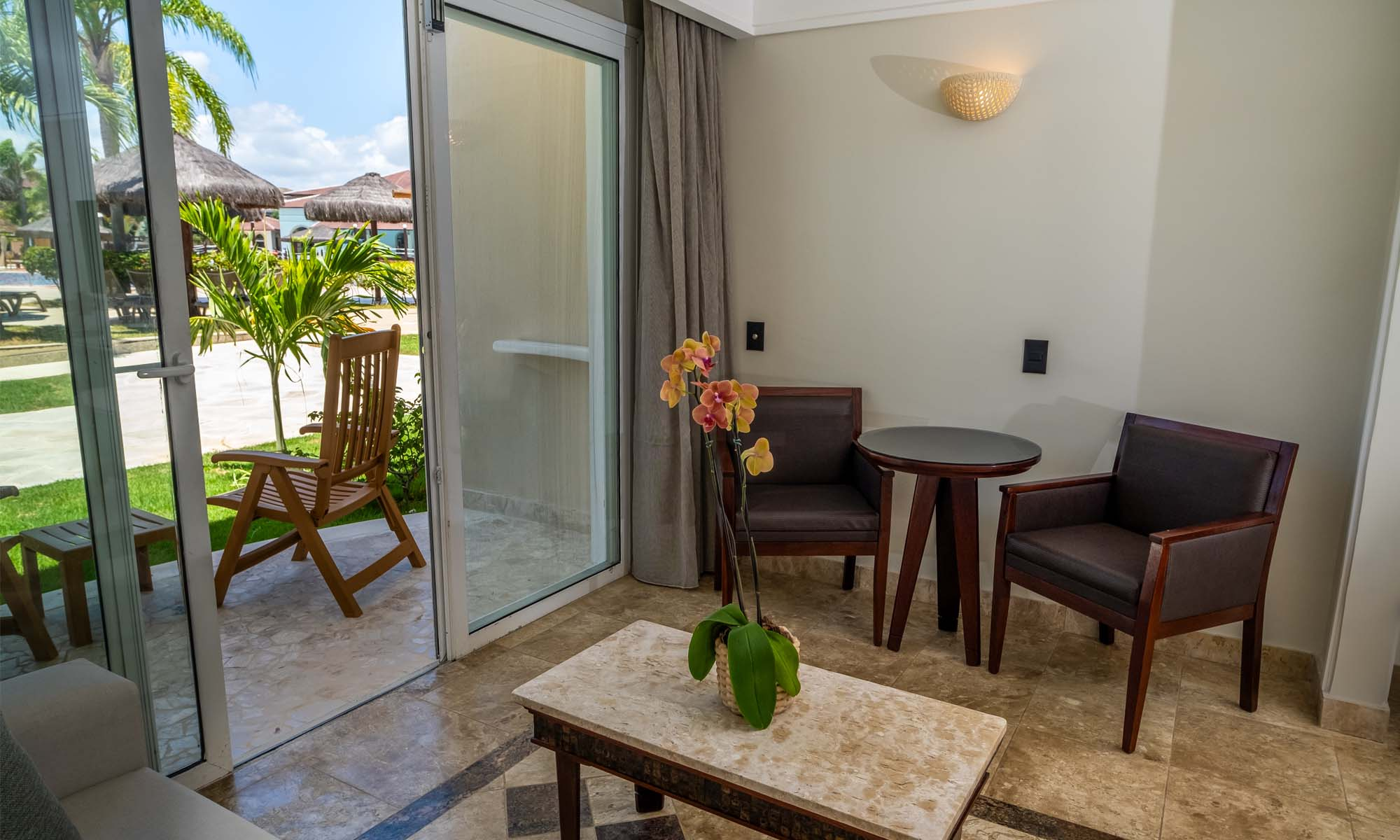 Junior Suite Pool Access