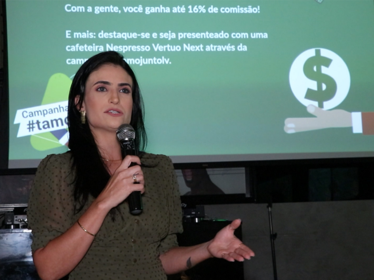 SIMONE CARVALHO É ELEITA 2ª MELHOR PROMOTORA DE VENDAS DO RIO DE JANEIRO EM 2025!